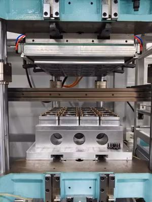 Fully Automatic Disposable Tray Plastic Vacuum Thermoforming Machine